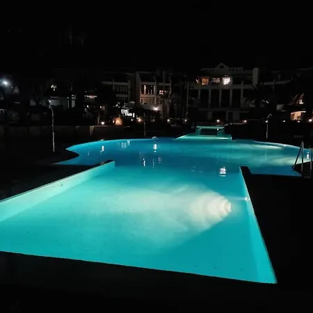 Taisa Playa Roca 아파트 *