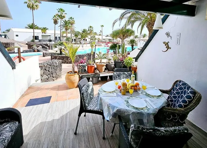 Taisa Playa Roca Costa Teguise